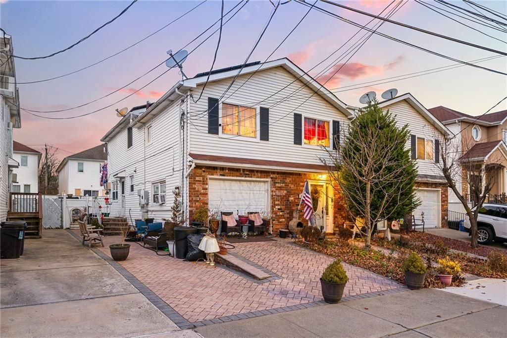 Photo of 181 Mosely Avenue, Staten Island, NY 10312 (MLS # 497859)