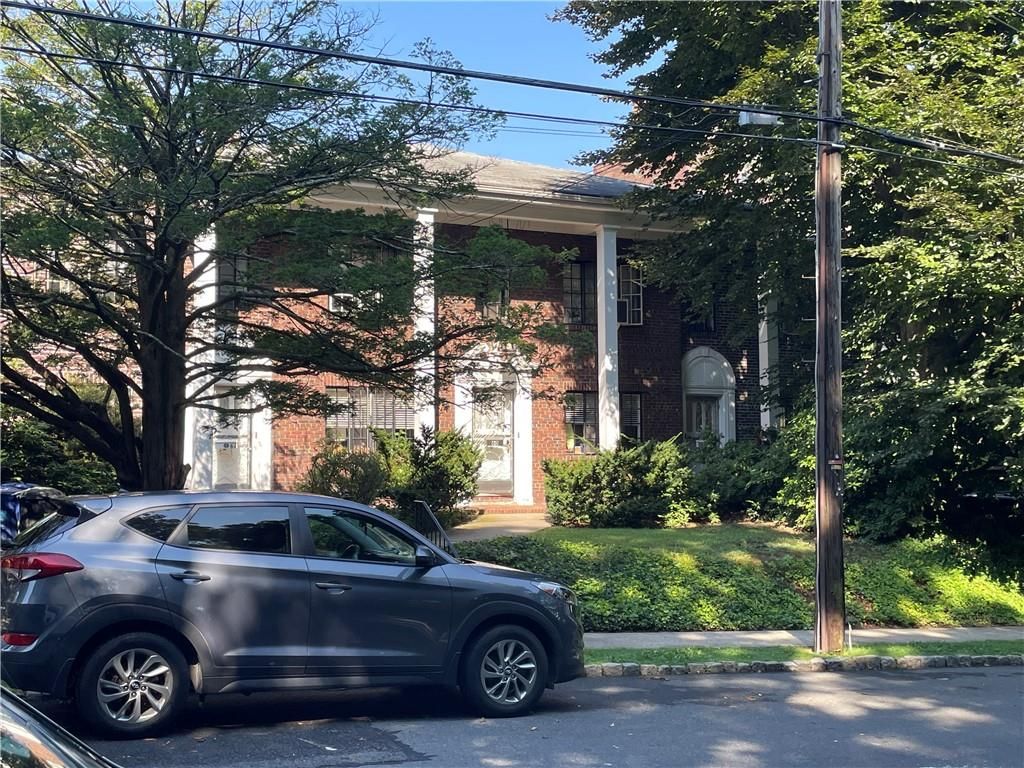 Photo of 58-62 University Place, Staten Island, NY 10301 (MLS # 495925)