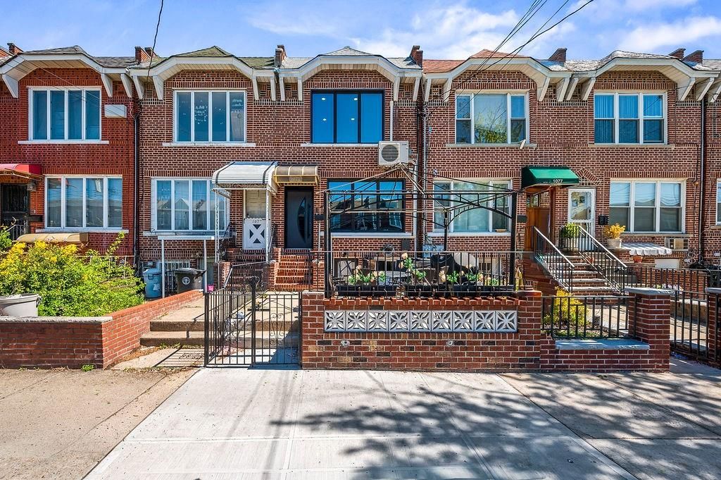 Photo of 1075 Bay Ridge Parkway, Brooklyn, NY 11228 (MLS # 500961)