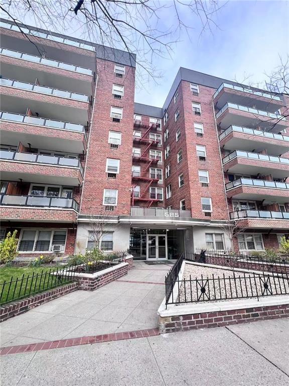 525 Ocean Parkway #4J, Brooklyn, New York image 1