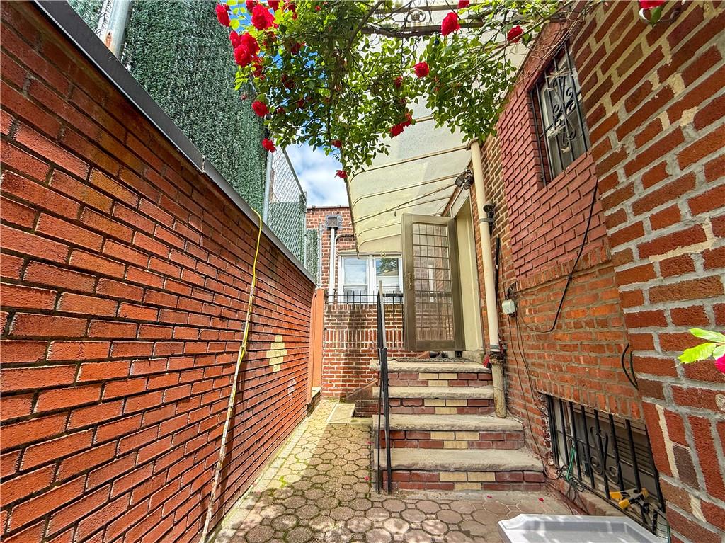 2 Roosevelt Court, Brooklyn, New York image 5