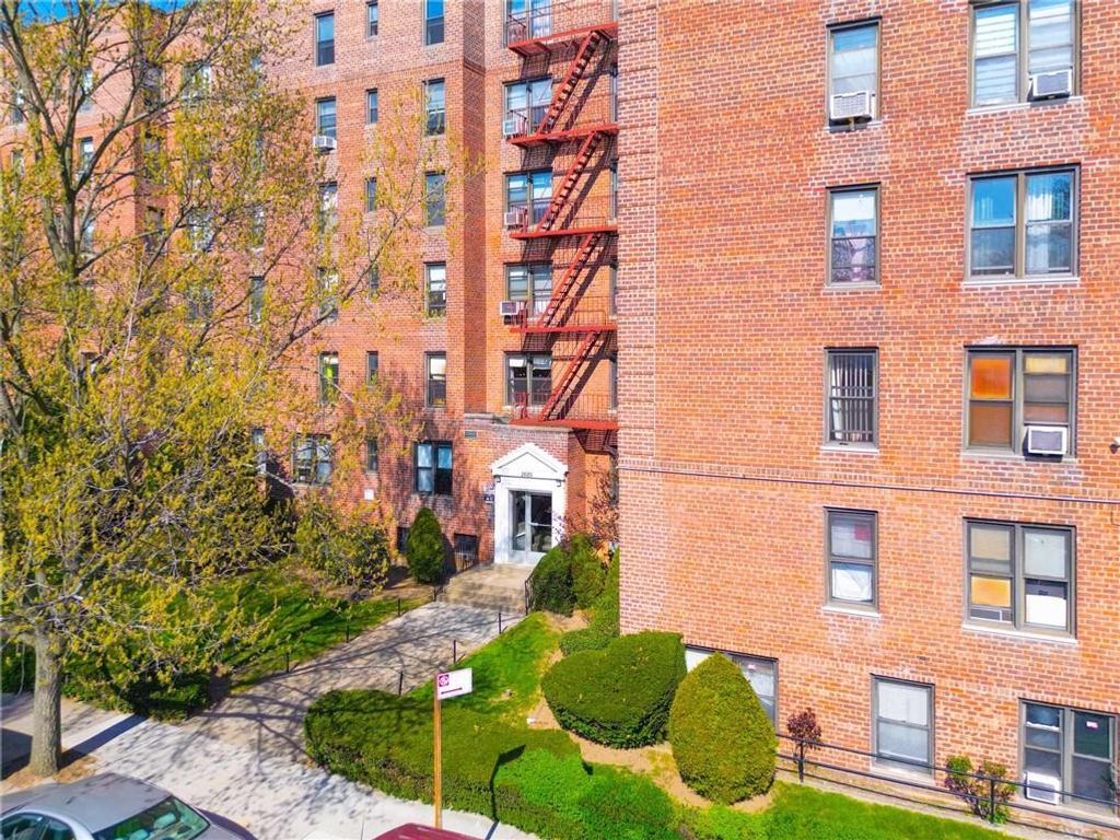 Photo of 2685 7th Street #6P, Brooklyn, NY 11235 (MLS # 500516)