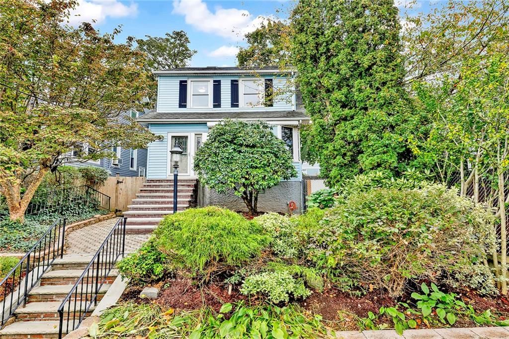 Photo of 30 Buchanan Street, Staten Island, NY 10301 (MLS # 496829)