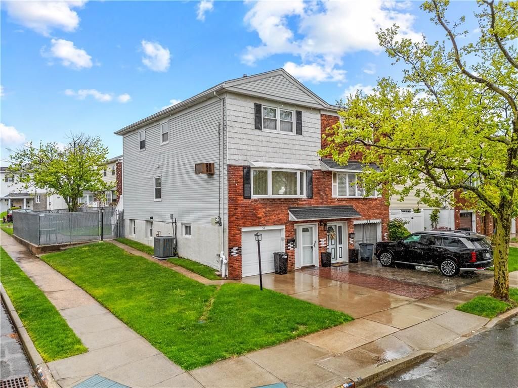 Photo of 56 Broadway, Staten Island, NY 10306 (MLS # 501630)