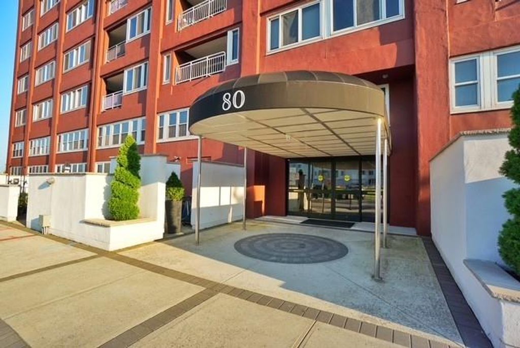 Photo of 80 Bay Street Landing LNDG #4A, Staten Island, NY 10301 (MLS # 501112)