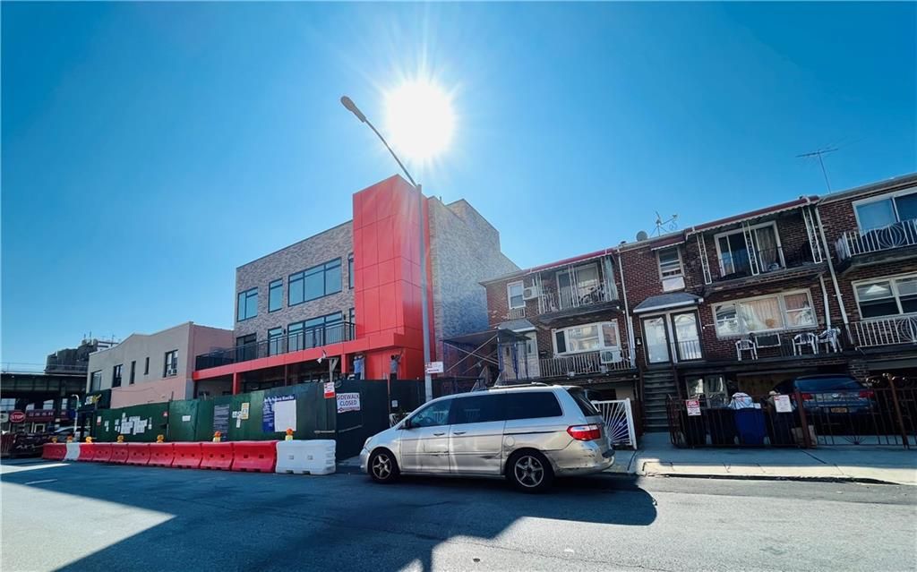 Photo of 15 Bay 20th Street, Brooklyn, NY 11214 (MLS # 464087)