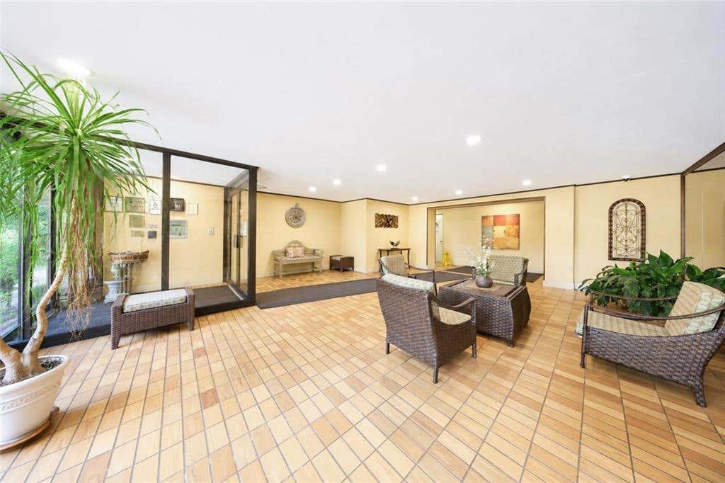 Photo of 830 Howard Avenue #6K, Staten Island, NY 10301 (MLS # 503787)