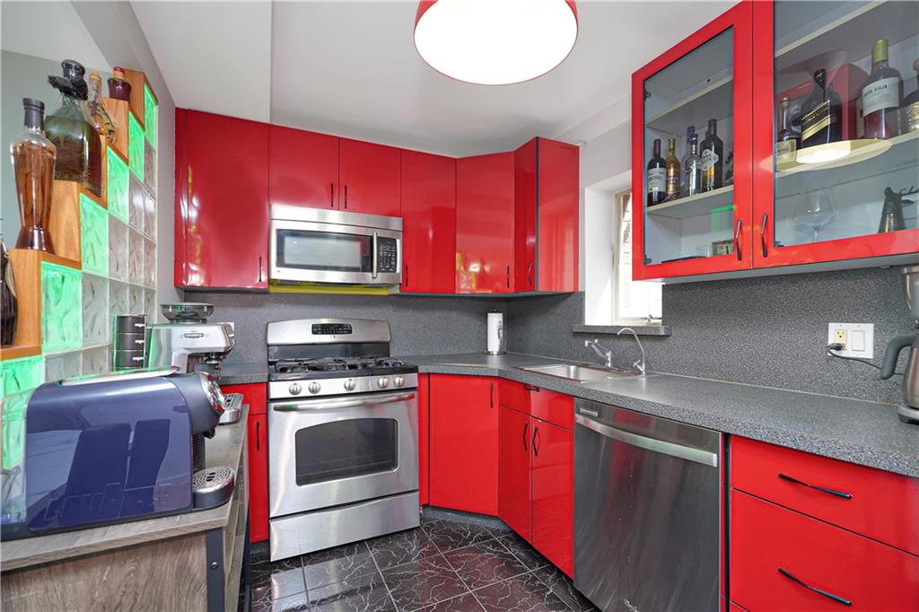 2504 14th Street #1B, Brooklyn, New York image 4