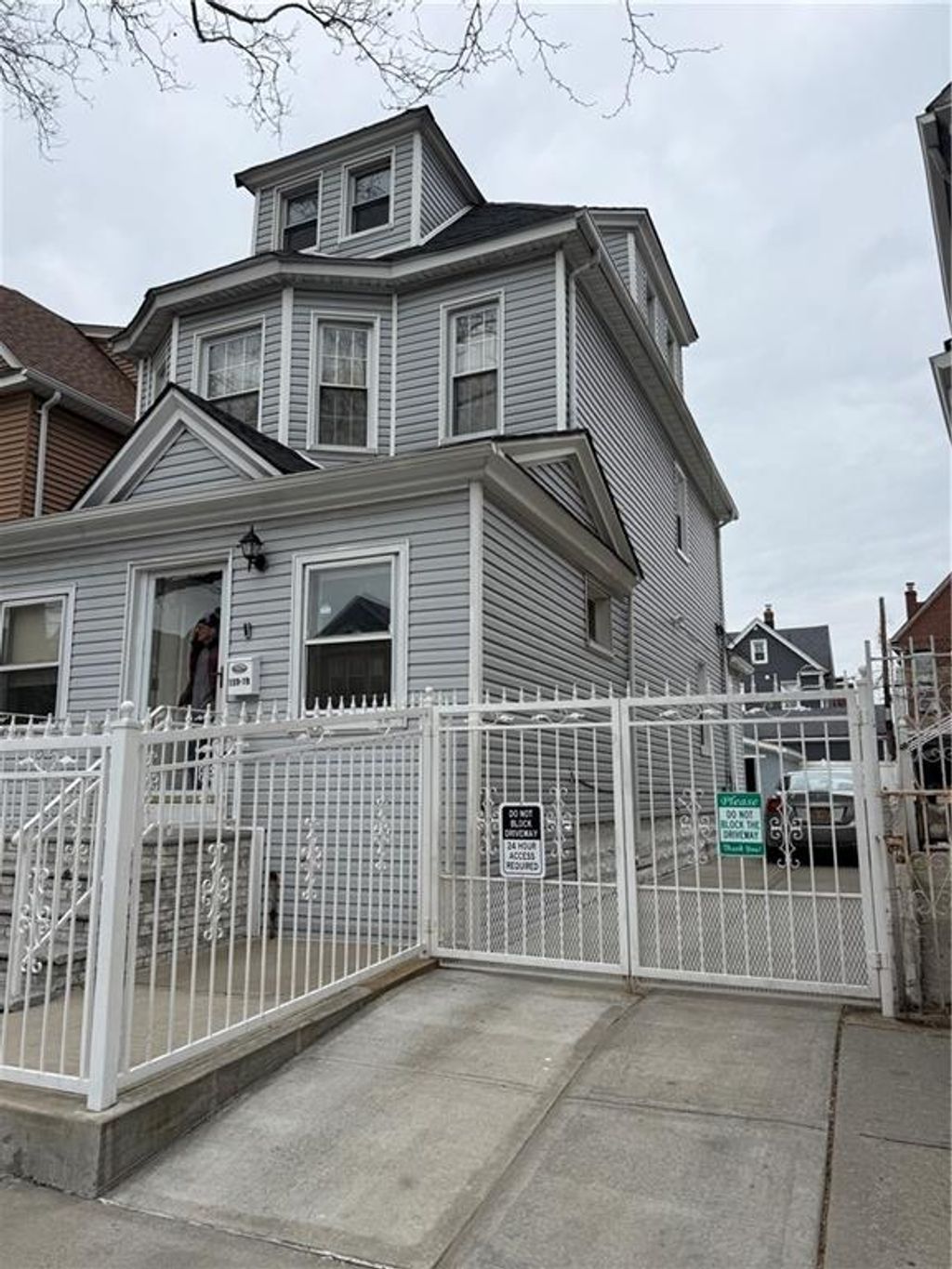 Photo of 139-19 88th Road, Jamaica, NY 11435 (MLS # 500144)