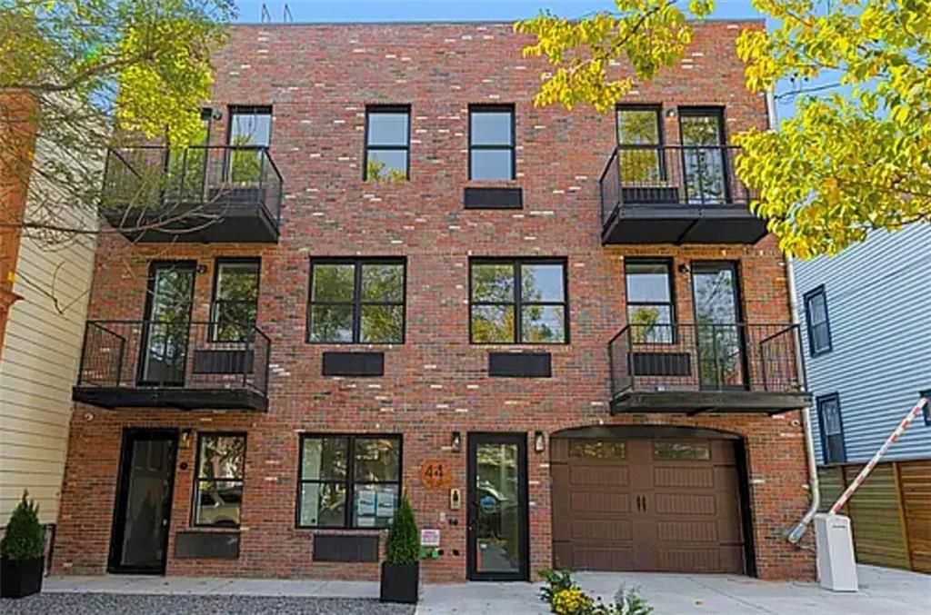 Photo of 44 Euclid Avenue #3B, Brooklyn, NY 11208 (MLS # 500732)