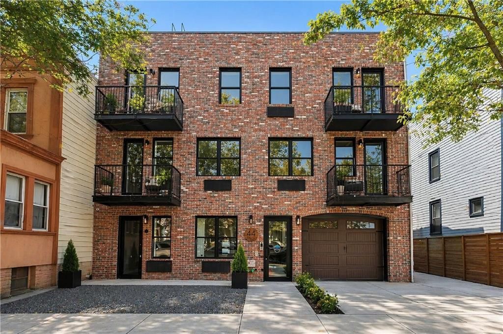 Photo of 44 Euclid Avenue #3B, Brooklyn, NY 11208 (MLS # 500732)