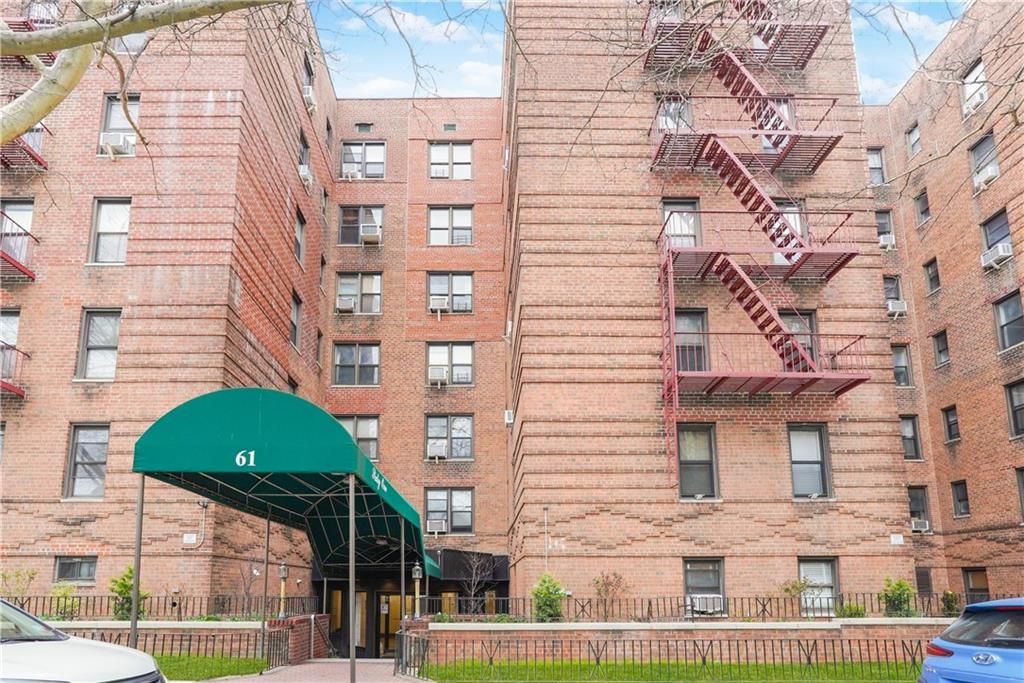 Photo of 61 Oliver Street #2V, Brooklyn, NY 11209 (MLS # 501448)