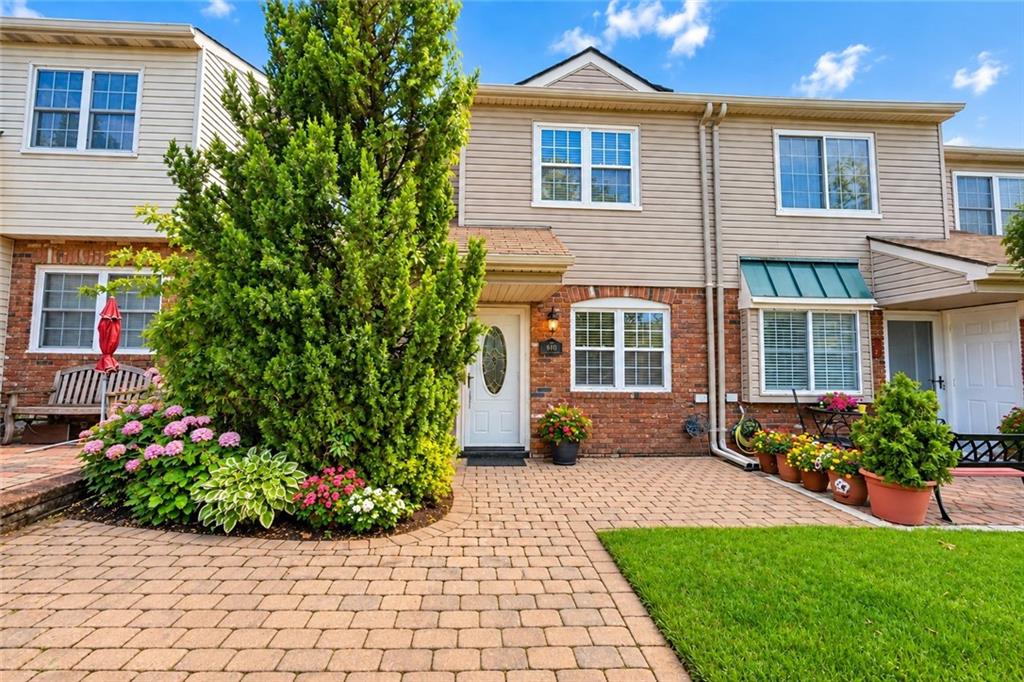 Photo of 6 Revere Lane, Staten Island, NY 10306 (MLS # 504599)