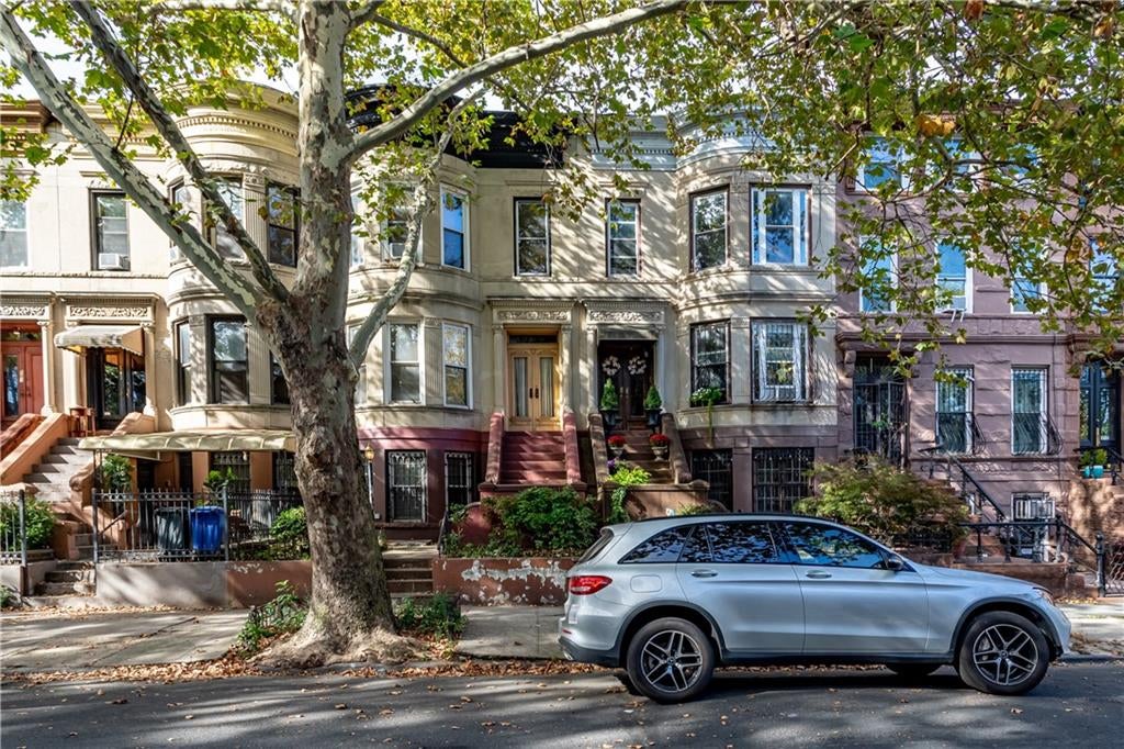 Photo of 505 Macon Street, Brooklyn, NY 11233 (MLS # 504983)