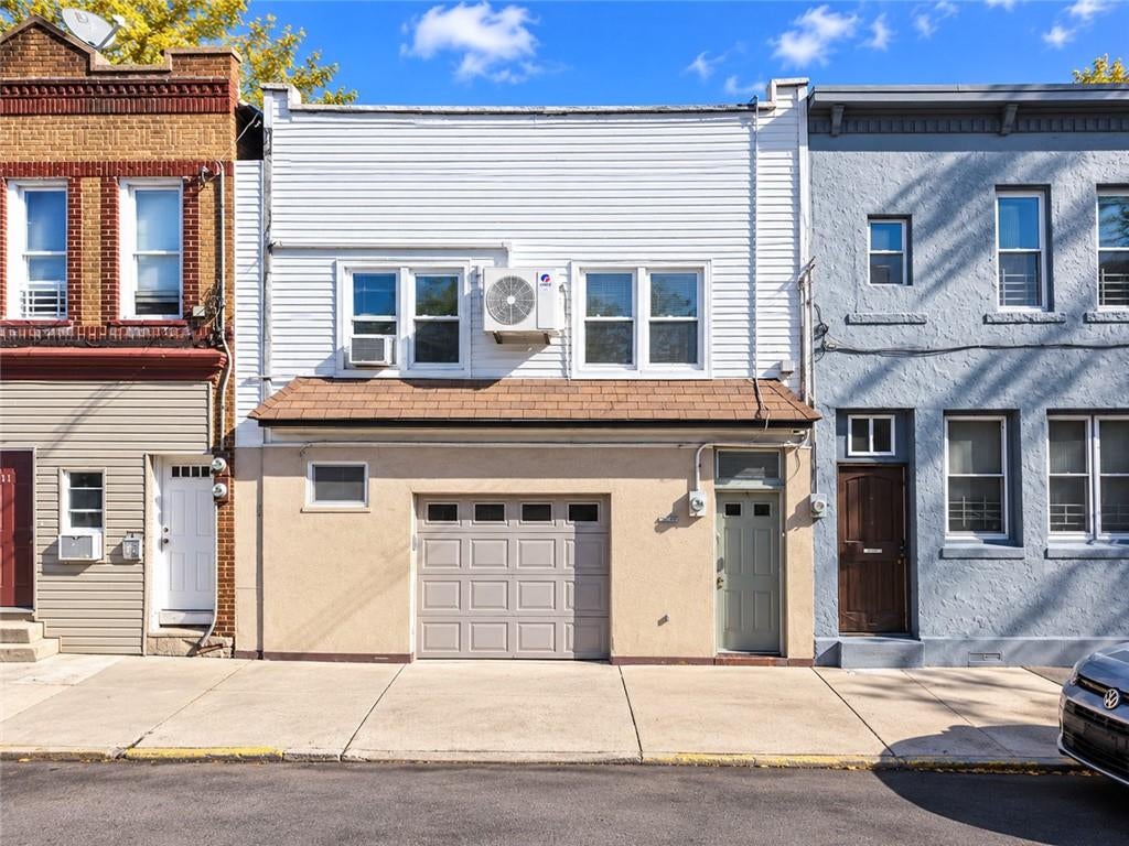 Photo of 113 Van Pelt Avenue, Staten Island, NY 10303 (MLS # 505722)