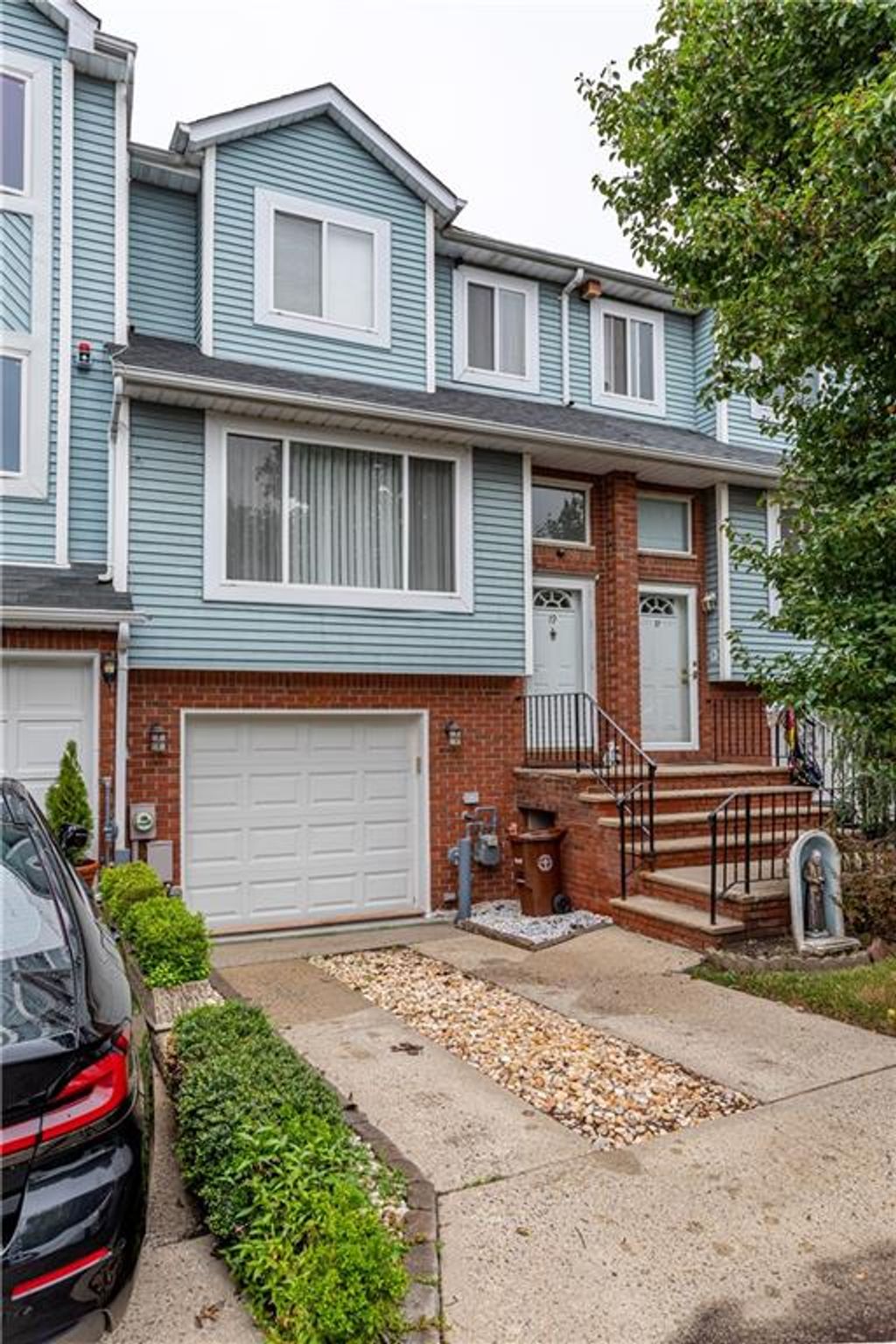 Photo of 19 Pembrook Loop, Staten Island, NY 10309 (MLS # 502937)