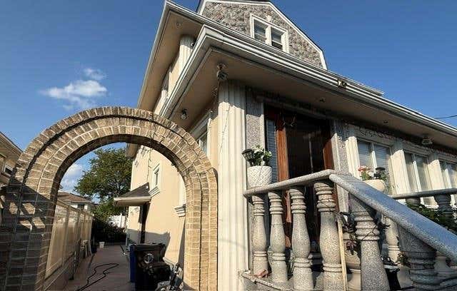 Photo of 4293 Richmond Avenue, Staten Island, NY 10312 (MLS # 503719)