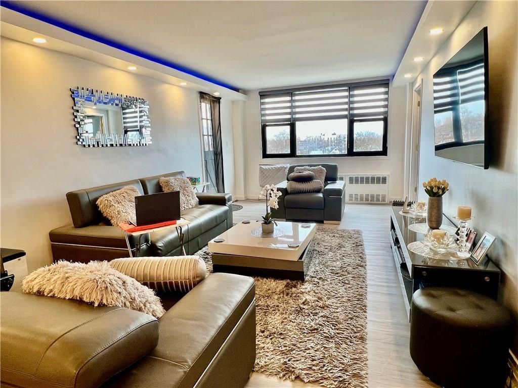 Photo of 1360 Ocean Parkway #6J, Brooklyn, NY 11230 (MLS # 500113)