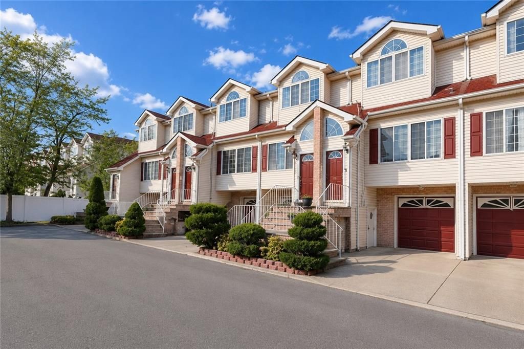 Photo of 63 Arden Avenue, Staten Island, NY 10312 (MLS # 501245)