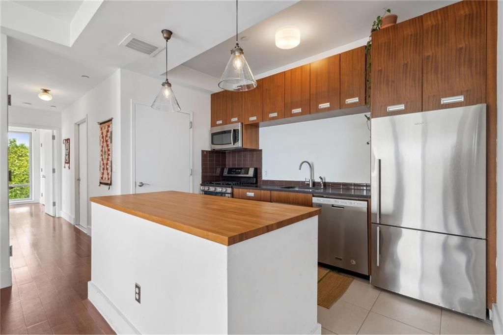 Photo of 355 Stratford Road #5C, Brooklyn, NY 11218 (MLS # 500229)