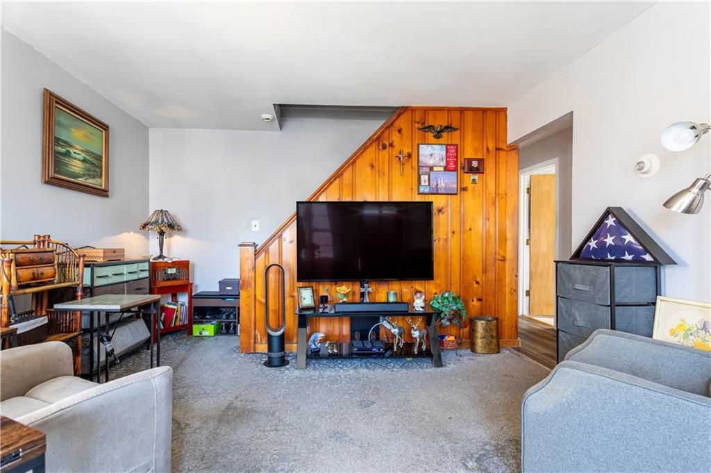 Photo of 257 Mountainview Avenue, Staten Island, NY 10314 (MLS # 499515)