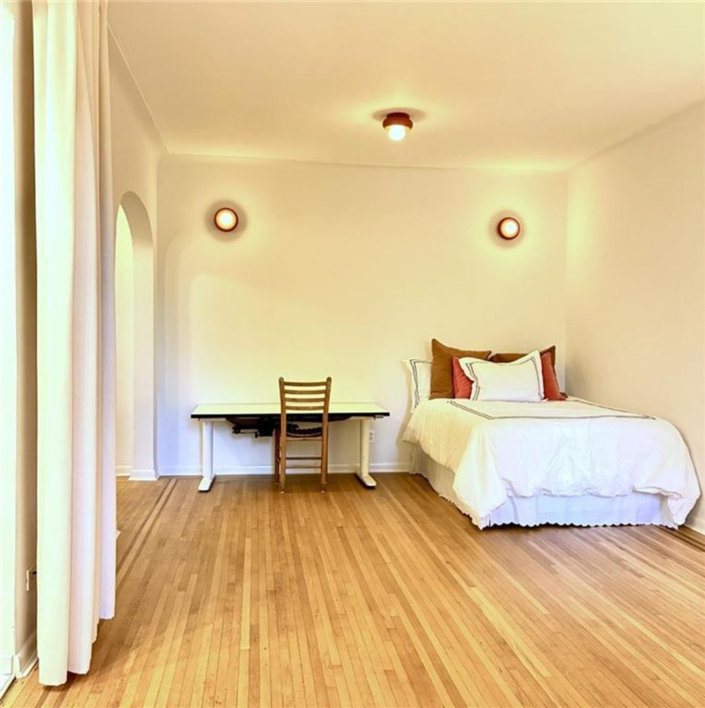 Photo of 224 Highland Boulevard #611, Brooklyn, NY 11207 (MLS # 498691)