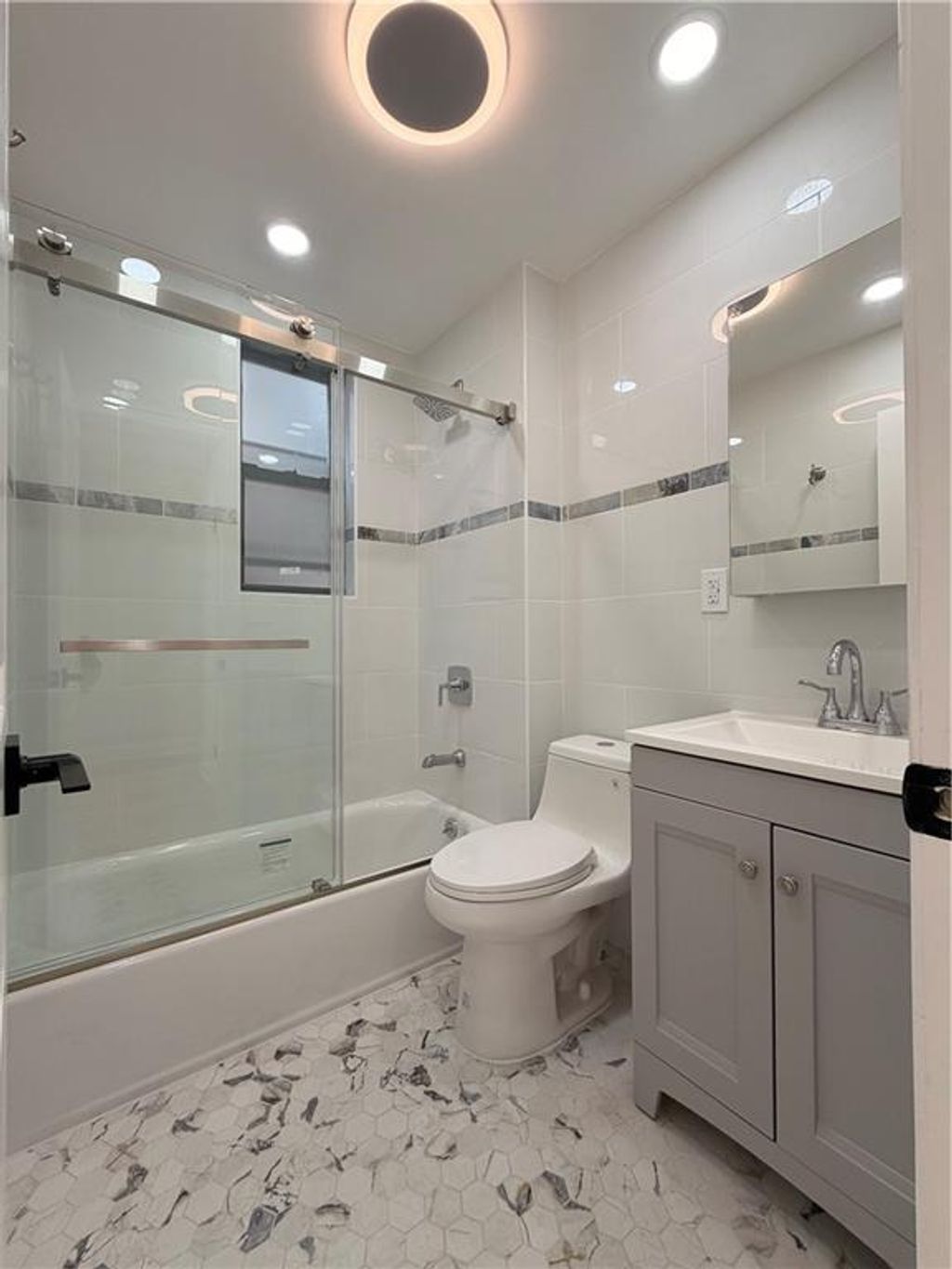 Photo of 550 Jamaica Avenue #2, Brooklyn, NY 11208 (MLS # 500215)
