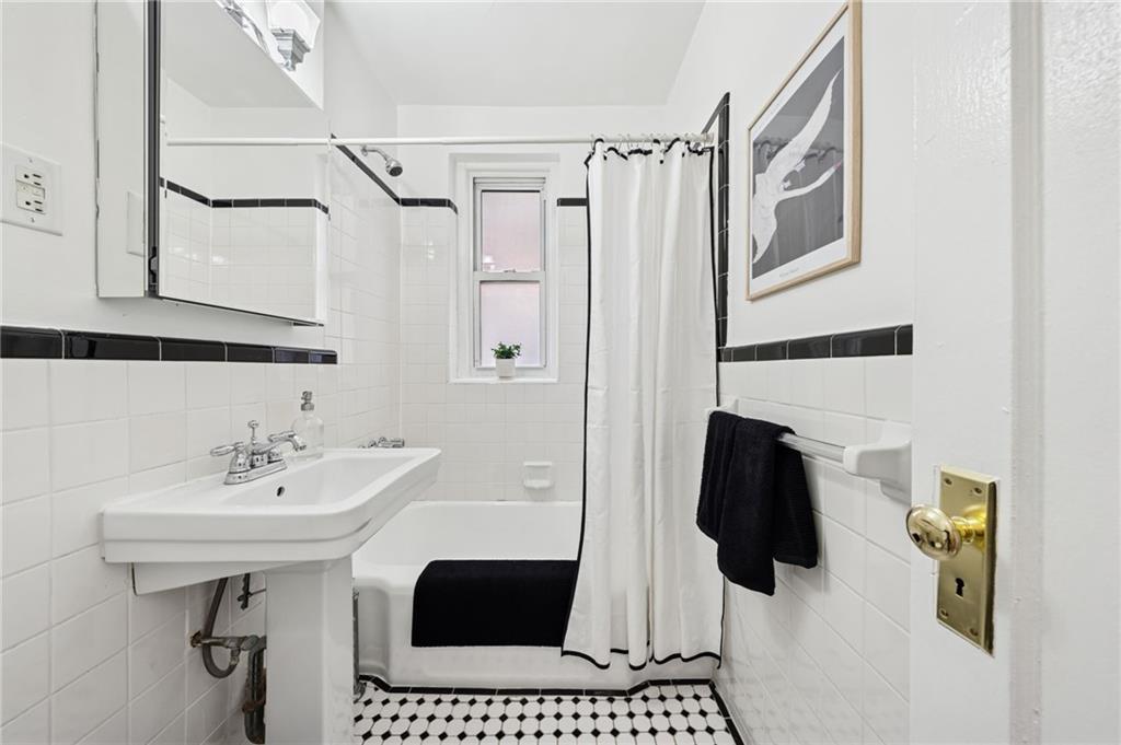 385 Argyle Road #4A, Brooklyn, New York image 13