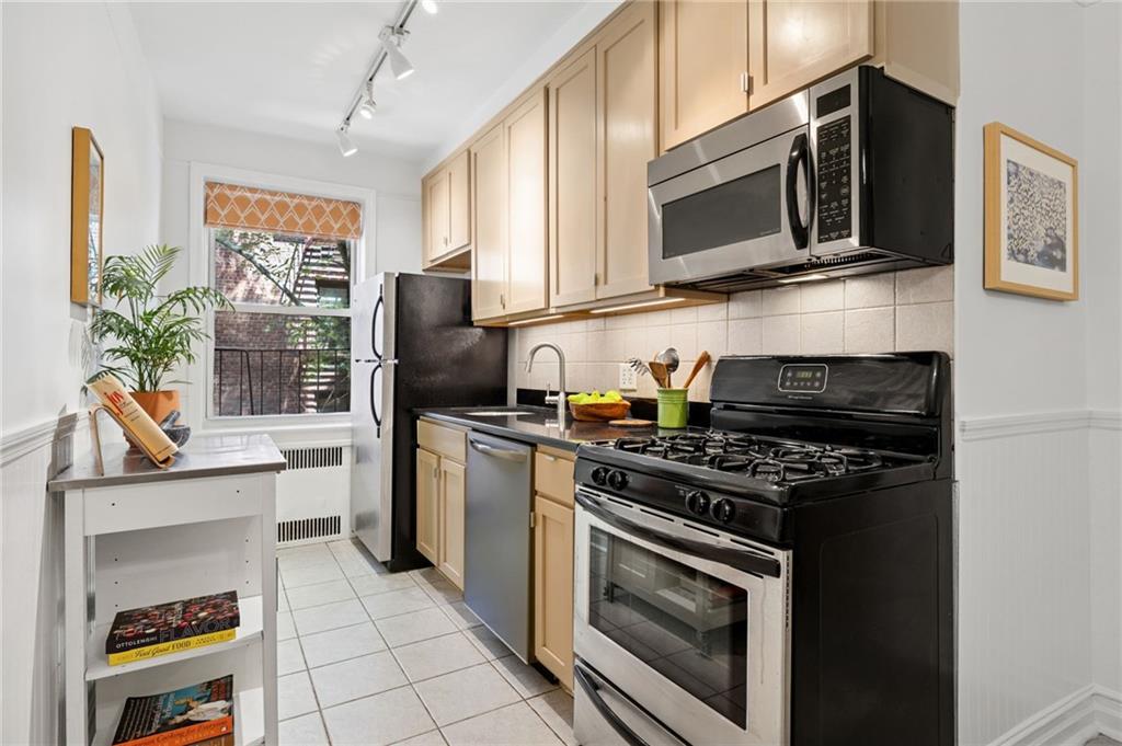 385 Argyle Road #4A, Brooklyn, New York image 8