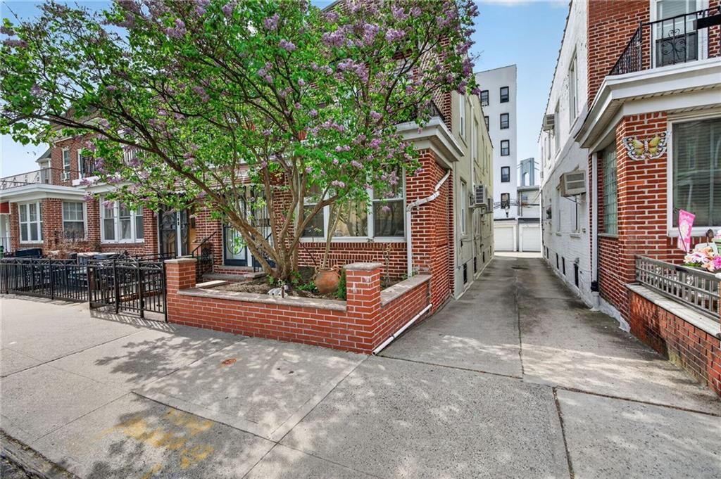 Photo of 262 95th Street, Brooklyn, NY 11209 (MLS # 500575)