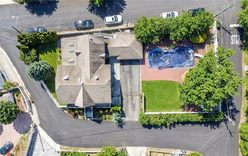 Photo of 39 Hasbrouk Road, Staten Island, NY 10304 (MLS # 498371)