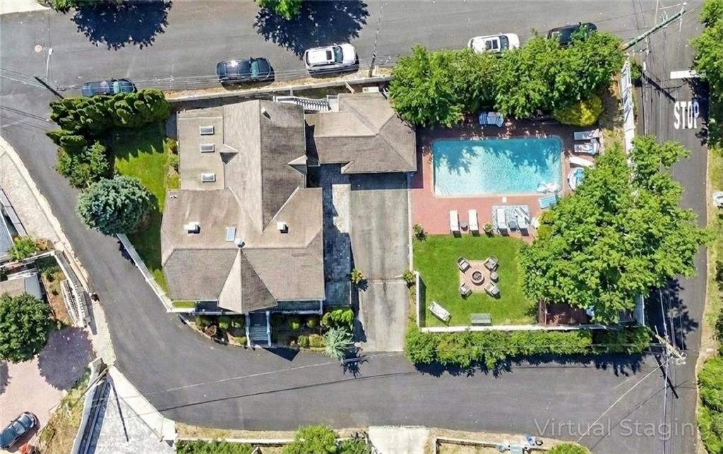 Photo of 39 Hasbrouk Road, Staten Island, NY 10304 (MLS # 498371)