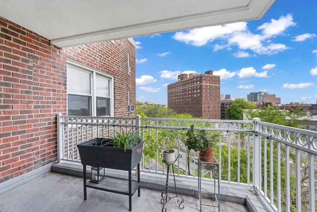 Photo of 3701 Henry Hudson Parkway #6C, Bronx, NY 10463 (MLS # 501106)