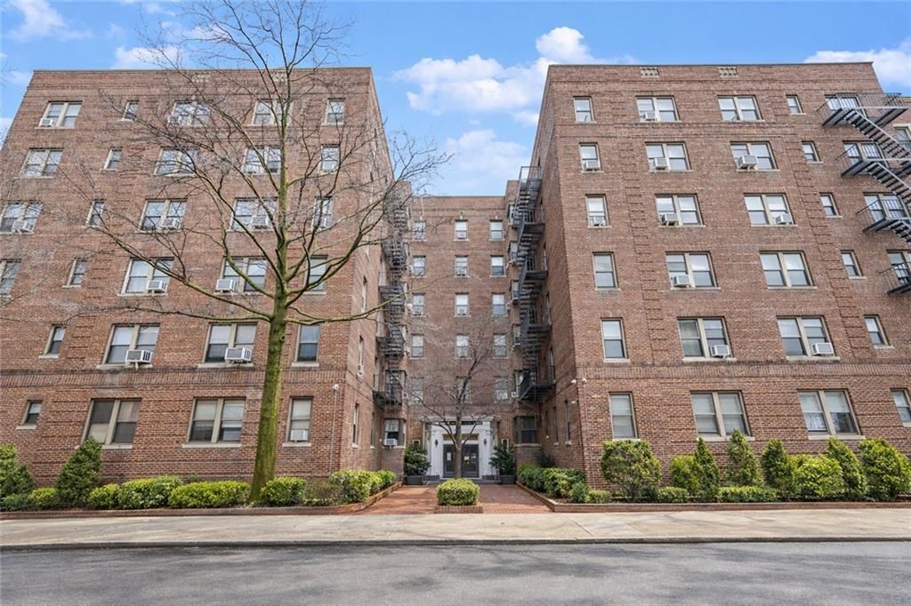 Photo of 2375 Ocean Avenue #1J, Brooklyn, NY 11229 (MLS # 499844)