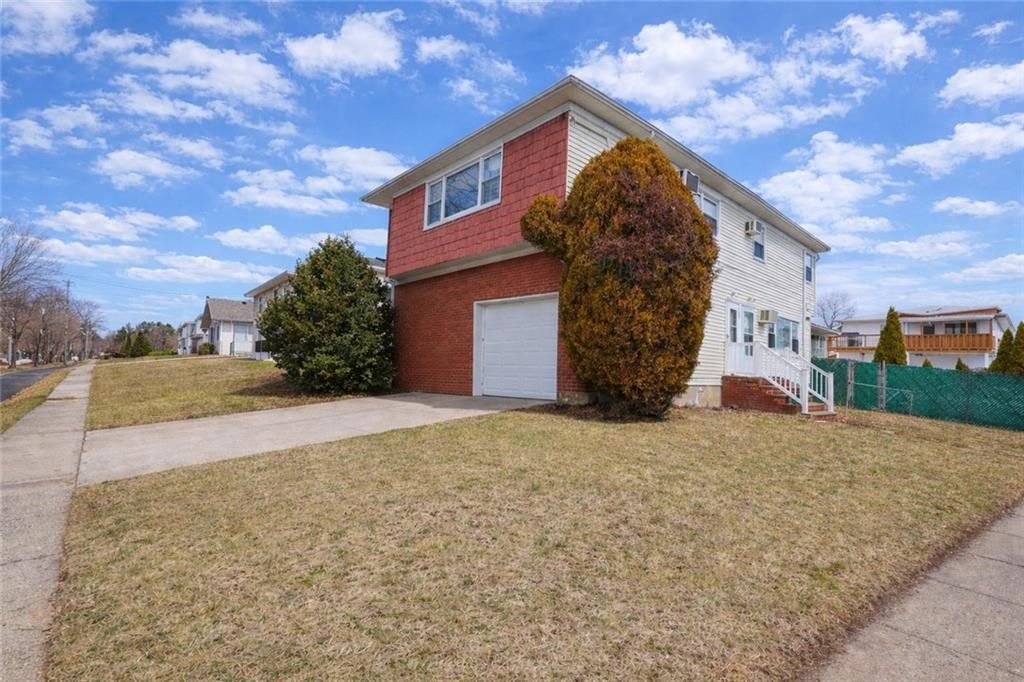 Photo of 43 Cranford Street, Staten Island, NY 10308 (MLS # 499098)