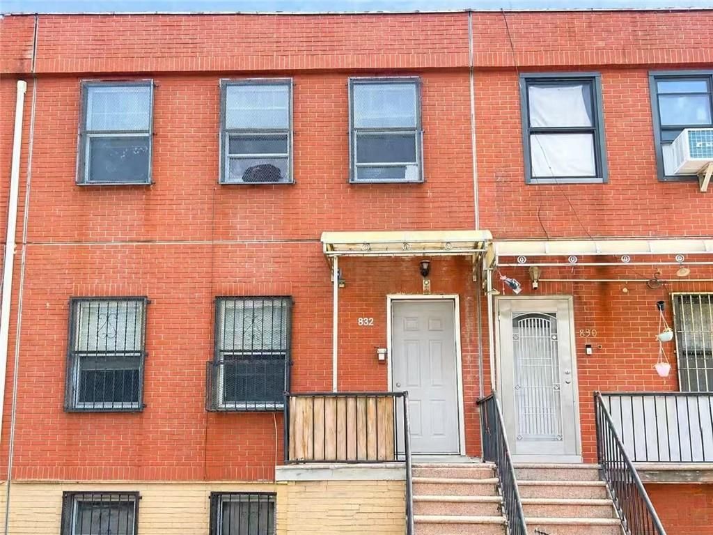 Photo of 832 Willoughby Avenue, Brooklyn, NY 11206 (MLS # 500866)