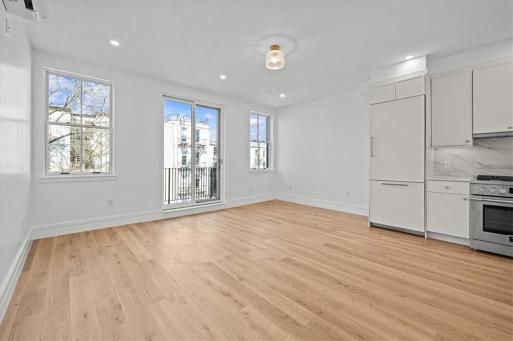 Photo of 147 luquer Street #3, Brooklyn, NY 11231 (MLS # 500803)