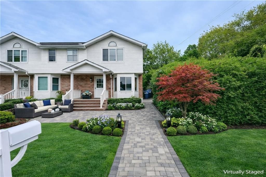 Photo of 69 Stuyvesant Avenue, Staten Island, NY 10312 (MLS # 498738)