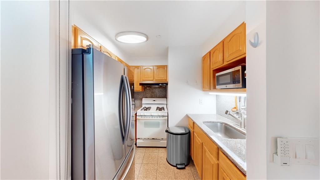 137-08 31st Road #2B, Flushing, New York image 7