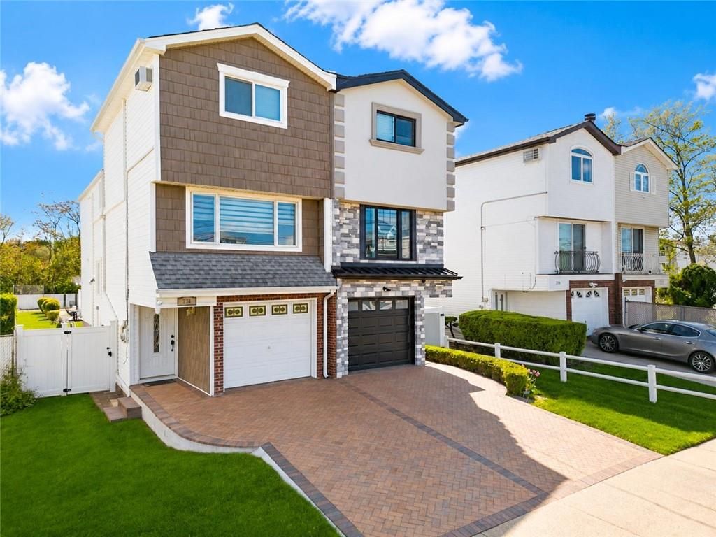 Photo of 220 Slater Boulevard, Staten Island, NY 10305 (MLS # 503067)