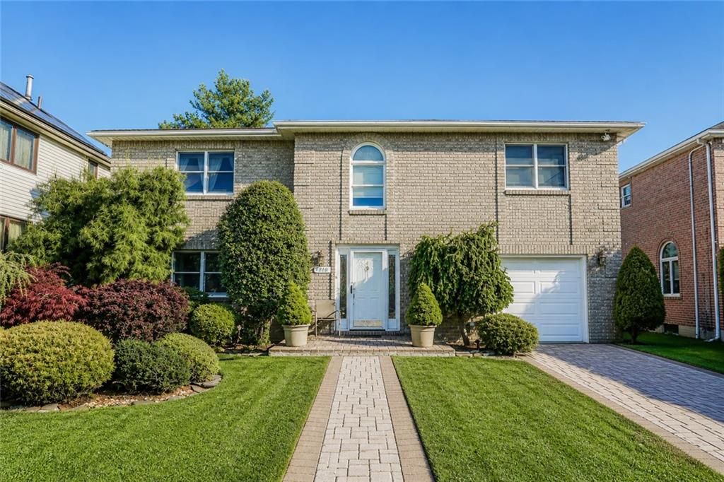 Photo of 4816 Hylan Boulevard, Staten Island, NY 10312 (MLS # 501118)