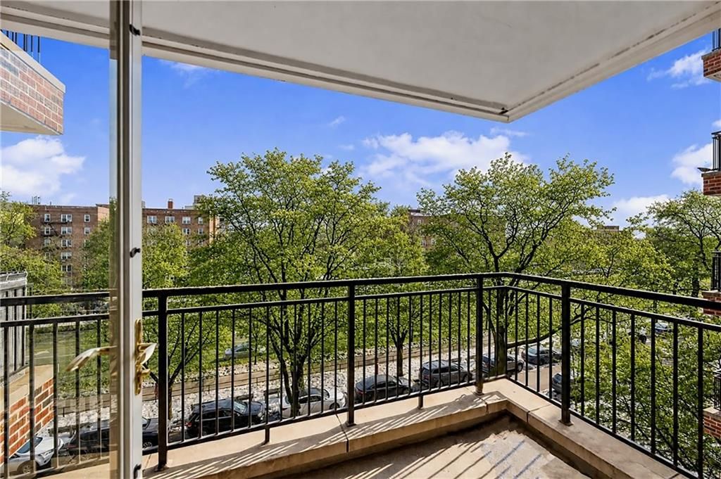 Photo of 800 Ocean Parkway #P4, Brooklyn, NY 11230 (MLS # 501795)