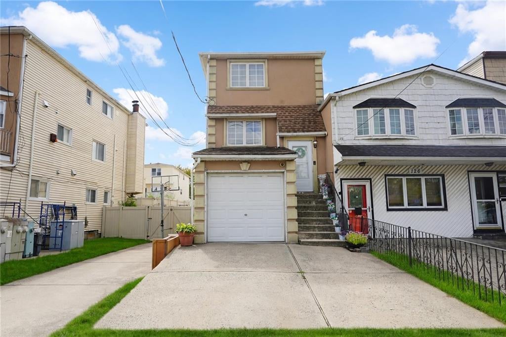 Photo of 128 Fahy Avenue, Staten Island, NY 10314 (MLS # 505010)