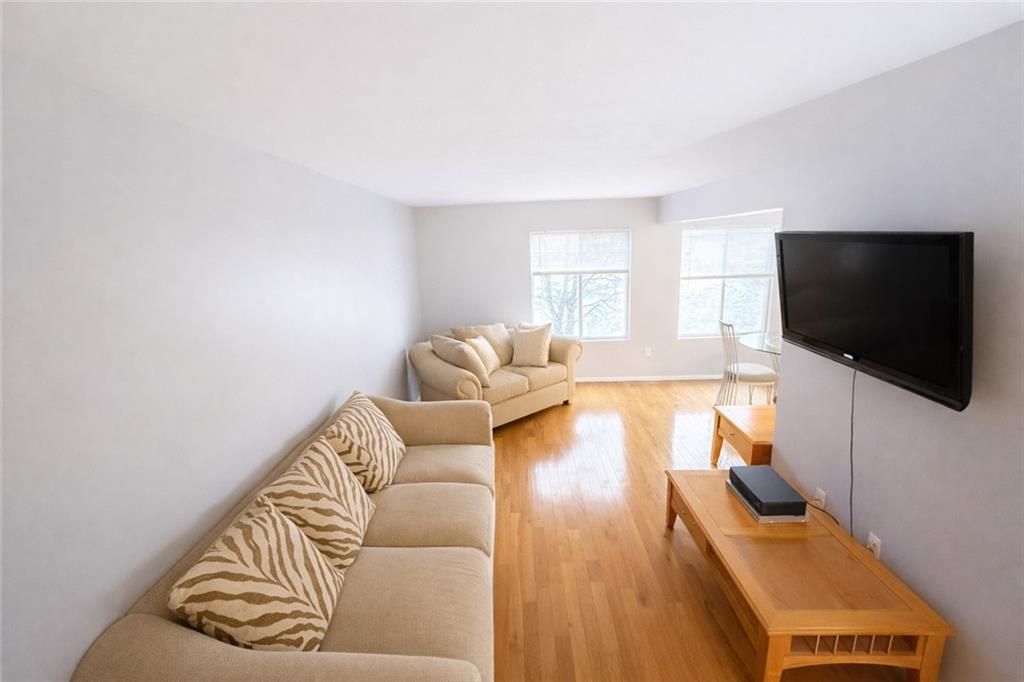 Photo of 32 Aspen Knolls Way, Staten Island, NY 10312 (MLS # 499719)