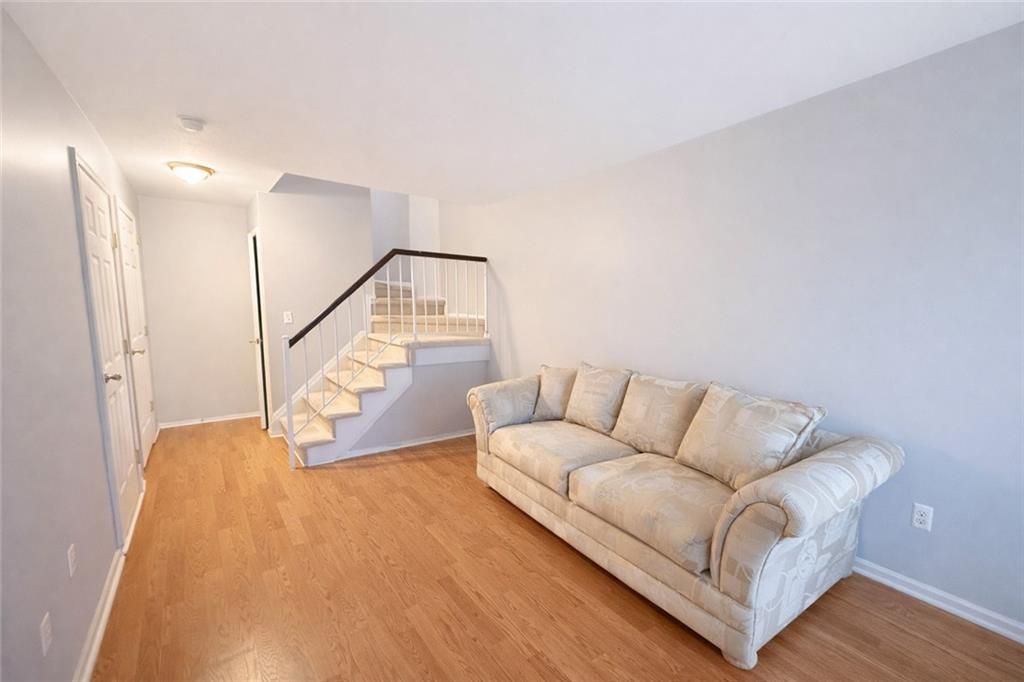 Photo of 32 Aspen Knolls Way, Staten Island, NY 10312 (MLS # 499719)