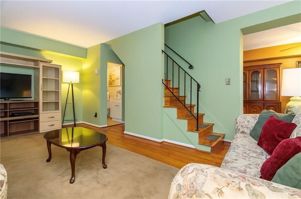 Photo of 174 Pierce Street, Staten Island, NY 10304 (MLS # 496562)