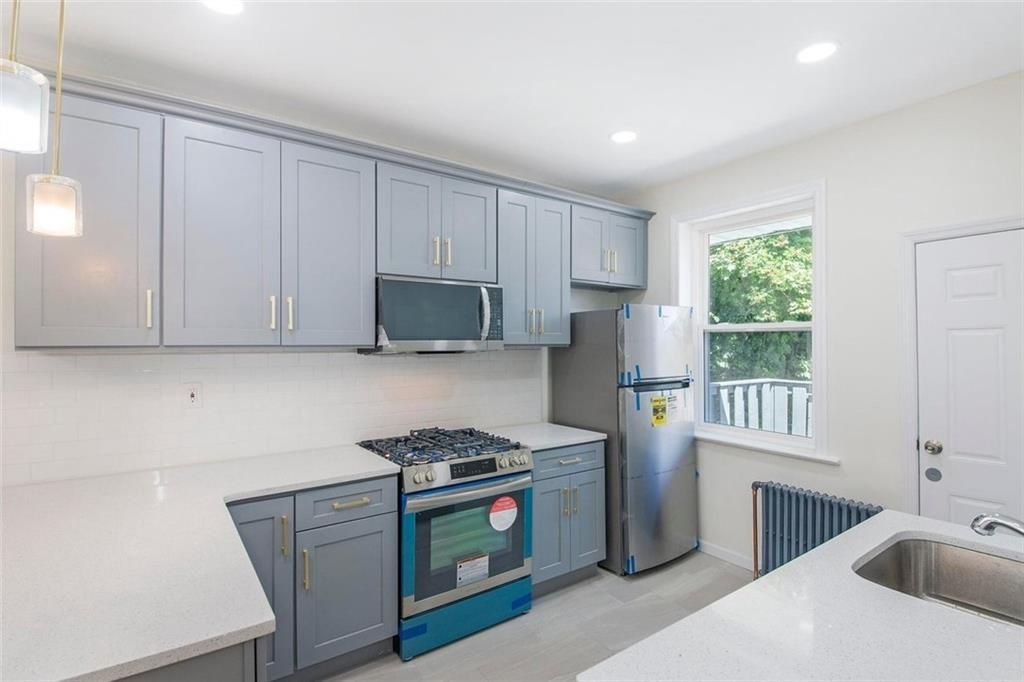 Photo of 490 Van Duzer Street, Staten Island, NY 10304 (MLS # 498361)