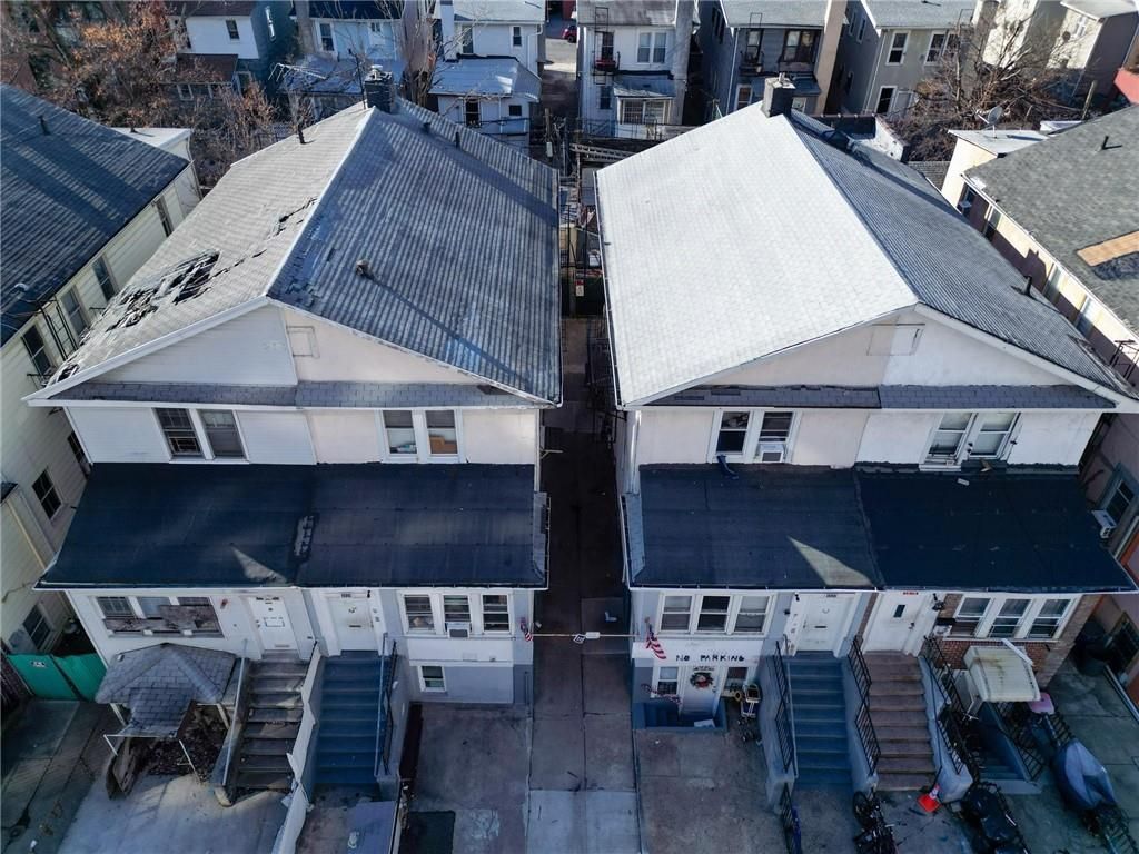 Photo of 3022 Brighton 6th Street, Brooklyn, NY 11235 (MLS # 488318)