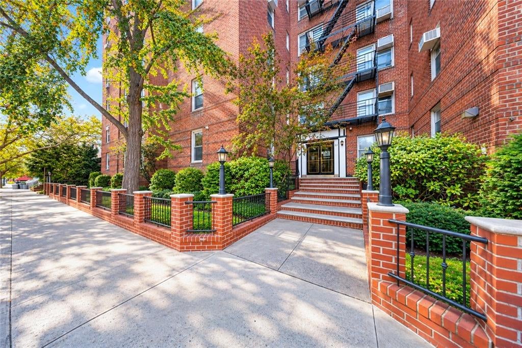 Photo of 22 Webster Avenue #4F, Brooklyn, NY 11230 (MLS # 505563)