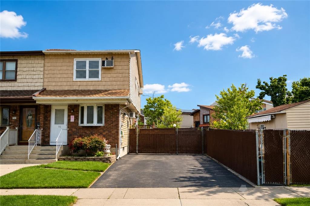 Photo of 152 Crossfield Avenue, Staten Island, NY 10312 (MLS # 503590)